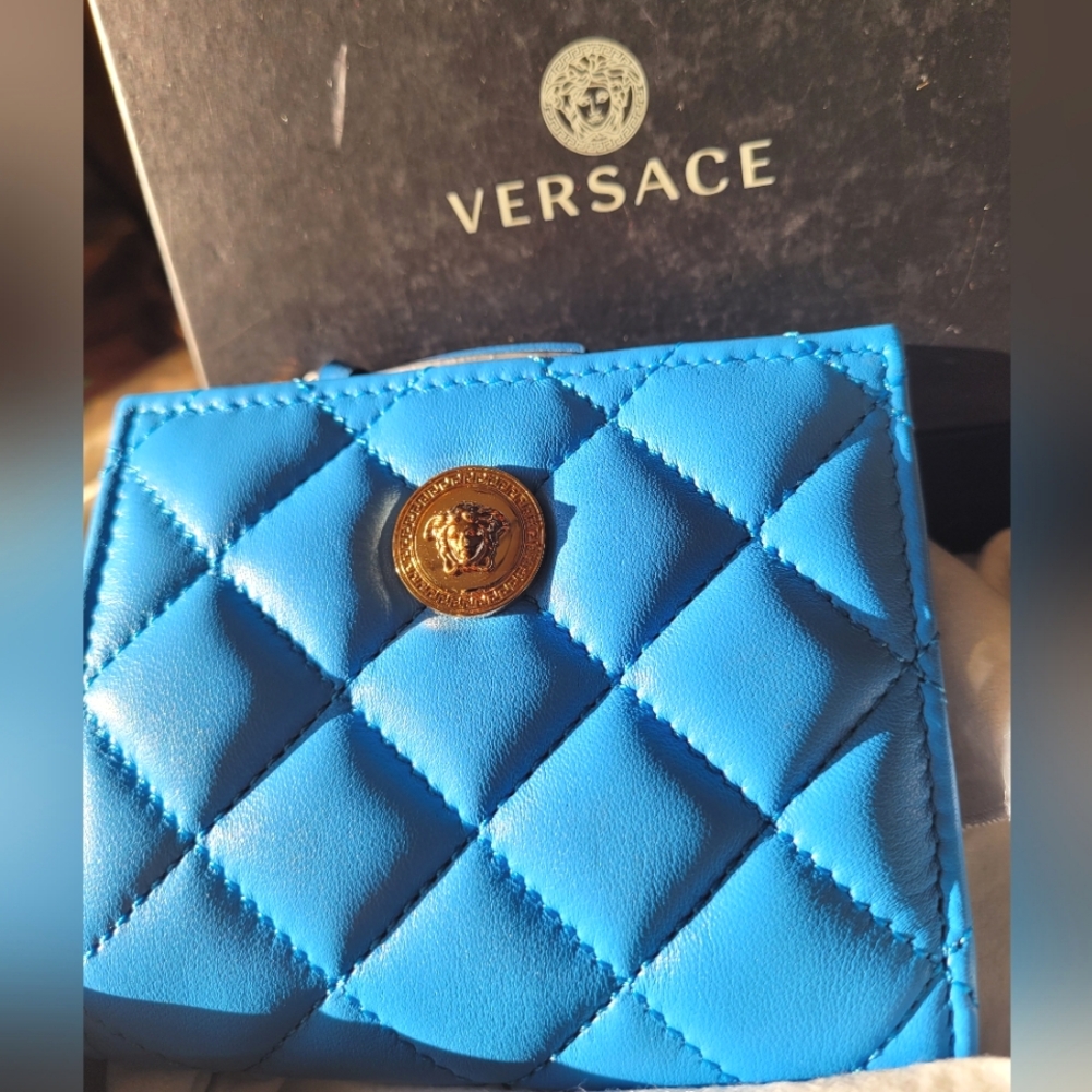 Versace Unisex Medusa Quilted Compact Zip Wallet NEW